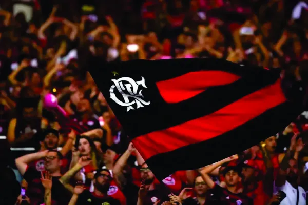 Flamengo define estratégia e coloca jovens da base na vitrine para reforçar o caixa