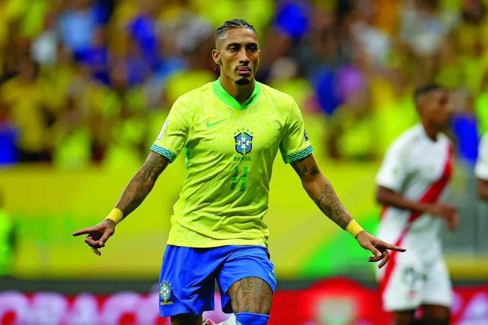 Raphinha treina com o grupo e se aproxima de retorno à Seleção Brasileira 