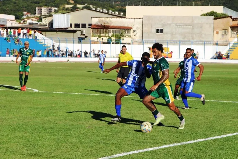 Barreiras FC embarcou sob festa da torcida para decisão que vale o acesso à elite do Baianão