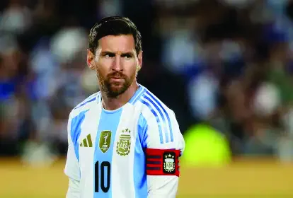 Espanha e Argentina disputam a taça da Copa do Mundo em duelo entre juventude e experiência