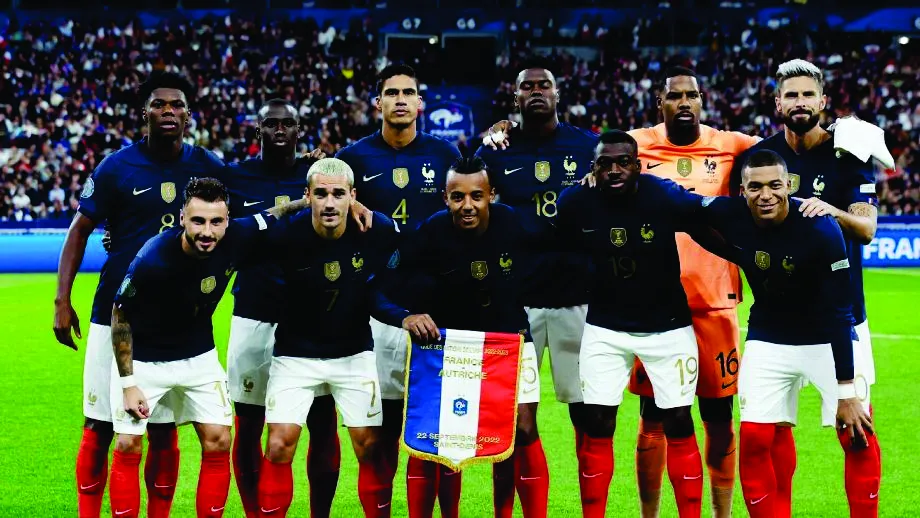 França e Inglaterra duelam pelo terceiro lugar da Copa e reeditam rivalidade histórica